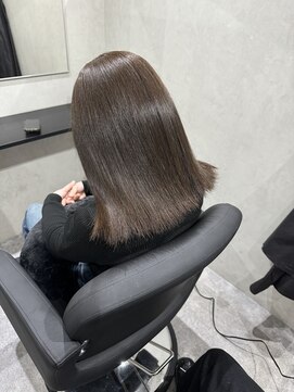 エイル リュクス(Aujua Eir LUXE) ブリーチなし　グレージュ