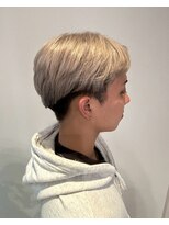 ホワイトストーン WHITE STONE&nbsp;ハンサムショート×ベージュブロンドリバースセンターパート