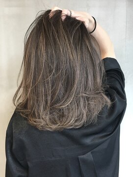 ブラン 梅田(Blanc) 【Blanc/梅田】3Dハイライト＿グレージュ＿ミディアム