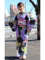 ラウム(LAUM)&nbsp;モダン柄の浴衣、ヘアセット