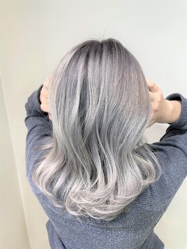 アズールサン 草加西口店(azule-sun) 外国人風　シルバーカラー　ケアブリーチ　透明感カラー　[草加]