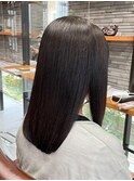 ツヤツヤミディアムストレート×20代地毛風カラー