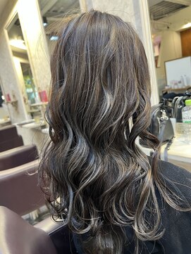 ヘアーエポック(hair epoque) イメチェン小顔薄めバングホワイトハイライトロングベージュ