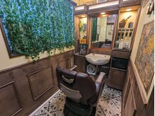トウキョウバーバーヴァッシュ 神保町店(Tokyo Barber VASH)の雰囲気（完全個室で他のお客様の目が気になりません。 <理容室> ）