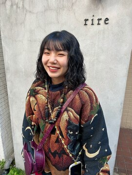 リール(rire) デザインカラーレイヤーカットウェットヘア夏オリーブベージュ