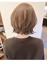 小顔イメチェン、ブルーグレージュカラーくびれレイヤーボブ