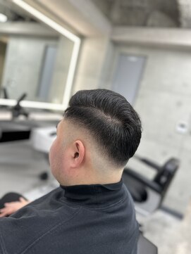 クロム トウキョウ ザ バーバーアルト 神保町店(CHROM TOKYO the Barber ALT) スキンフェード/7：3スタイル/バーバースタイル