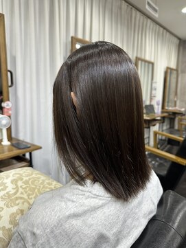 トゥーミー(to mee) 【髪質改善】ツヤ感抜群！大人綺麗な縮毛矯正【小松】