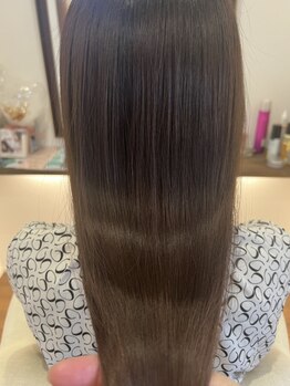 サロンドモモ(Salon de MoMo)の写真/【半個室】髪のお悩みを解決する、豊富なメニュー取り揃え◎あなたの髪に合わせた施術で理想のスタイルに。