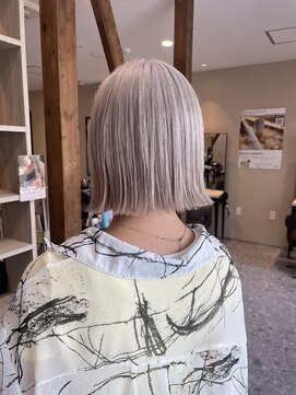 アヴァンス ジェイアール和歌山店(AVANCE.) 切りっぱなしボブ×シルバーホワイト