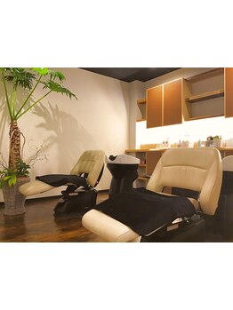 丁寧なカウンセリングで髪のお悩みの相談もしやすい！毎日頑張るあなたにご褒美のスパtimeをご提供♪