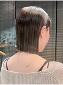 20代30代大人可愛いアッシュベージュくびれボブ耳掛け透明感