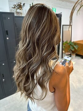 メリー オオサカ(Merly Osaka) ハイライト/似合わせカット