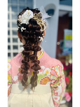 トータルヘアサロンカマダ ツイン編みおろし