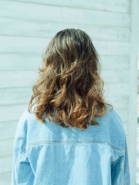 キリカ 中野(KIRIKA) かきあげリッジウェーブ　バック　【amble中野】