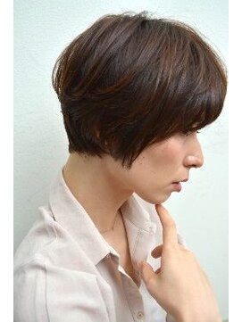 エメ 芦屋(ESMEE) 大人カッコいい小顔ショートスタイル♪