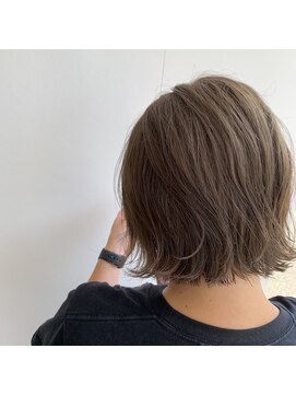 美容室 アイディー i-dee ミルクティーベージュ