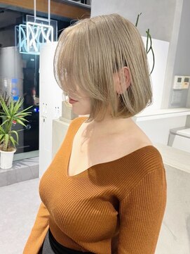 ファイブバイジエクト 堀江(FIVE by The Ect) 大人可愛いセンター分けボブ×ホワイトベージュミルクティー☆5