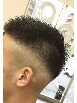 オレンチメンズヘアー(ORENCHI MEN'S HAIR) フェード刈り上げ束感黒髪短髪ベリーショートヘア