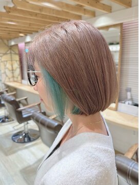 エイト新宿店(EIGHT shinjuku) ミルクティーベージュインナーグリーン