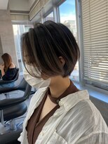 イキ 表参道(iki omotesando)&nbsp;モード/無造作ウェーブ/大人ガーリー[表参道駅]