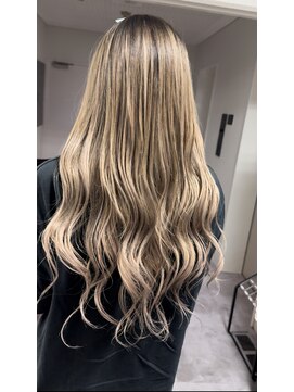 メゾン(Maison) エクステで作るバレイヤージュ