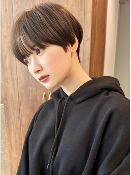 ビュートリアム 南青山(BEAUTRIUM) 大人マッシュショートショートヘア分け目なし30代40代50代