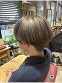 グレージュ センターパートマッシュ ダブルカラー 透明感カラー