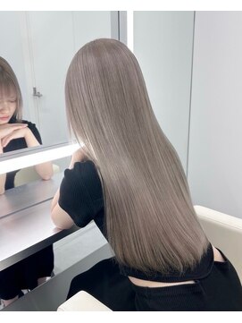 テイス 新宿(TACE) ミルクティーグレージュ[ネビージュ/黒髪/小顔/新宿]