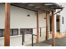 モクヨウカン(MOKUYOUKAN)の雰囲気（店舗入口はバリアフリーになっております♪【三重県/鈴鹿市】）