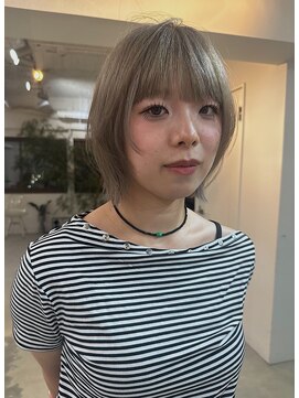 フェイヴィーズ(FavyS) ホワイトベージュカラー