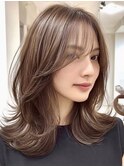 ミディアムレイヤーカットヘア