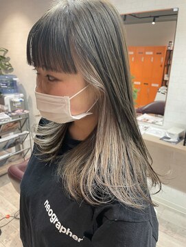 コワファーストナガサキシャンプーボーイ(COIFF1RST NAGASAKI SHAMPOO BOY) インナーカラーミルクベージュイヤリングカラーハイトーンカラー