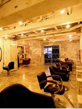 アーサス ヘアー サローネ 新小岩店(Ursus hair salone by HEADLIGHT) スタッフ 募集