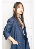 アッシュ系カラーのストレートロング
