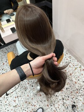 ボタン シブヤ(VOTAN SHIBUYA) 韓国ヘア/くびれヘア/顔まわりカット/艶感カラー