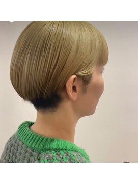 ヘアーアンドメイクアップモパ ハイトーンボブ