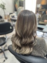 クラッチバイシオンアグリゲイト(CLUTCH by Zi-on aggregate)&nbsp;バレイヤージュ×グレージュカラー♪