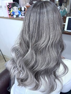 ブレイズヘアー(BLAZEhair) 【ハイトーンデザイン】ホワイトバレイヤージュ×ブリーチ２回