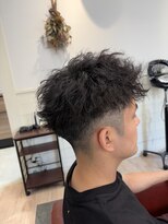 ナトゥーラ 一宮(Natura) メンズ刈り上げショート ツイストパーマ