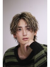 大人気スタイル【ツイストスパイラルパーマ】立体的な動きにボリュームを出す潰すなど全オーダーに対応可能