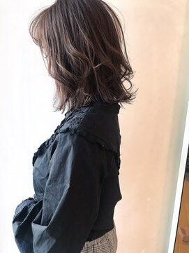 ビスコッティヘア (BISCOTTI HAIR) ミディアムレイヤー☆