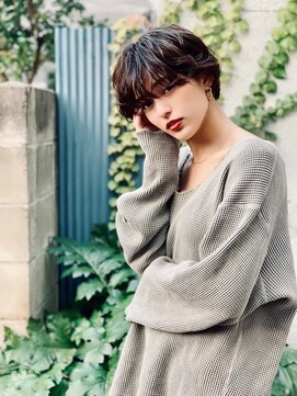 ケアリー 成増(Carelly) 外ハネボブアッシュブラウンネオウルフツイストパーマ