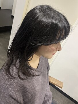 ヘアーコントレイル(hair contrail) 海外ガール風顔周り重めバング