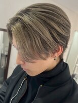 イリ 心斎橋(ili) ハイトーンカラーミルクティーベージュレイヤーカット