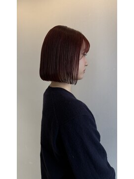 ヘアープレイス ヴィブ(hair place VIVE) 顎下2cm切りっぱなしボブ★ワインレッドカラー
