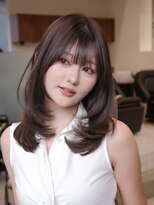 ヴィヴィッド オモテサンドウ(ViViD omotesando)&nbsp;仕事中も可愛いレイヤーミディ/グレージュ/巻ける縮毛矯正