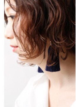 アヴァン ヘアリゾート 30代～50代/大人女性ミディアムヘア