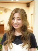 顔周りにふんわりフォワードにかけて、小顔にみせるパーマ☆