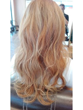 アグ ヘアー ビオラ 弘前駅前店(Agu hair viola) ハイトーン ブリーチ ベージュ